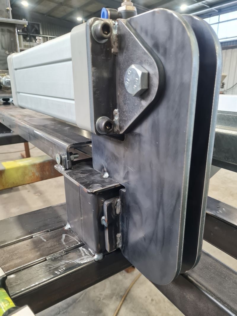 carbon steel laser cut pneumatic ram mounts christchurch