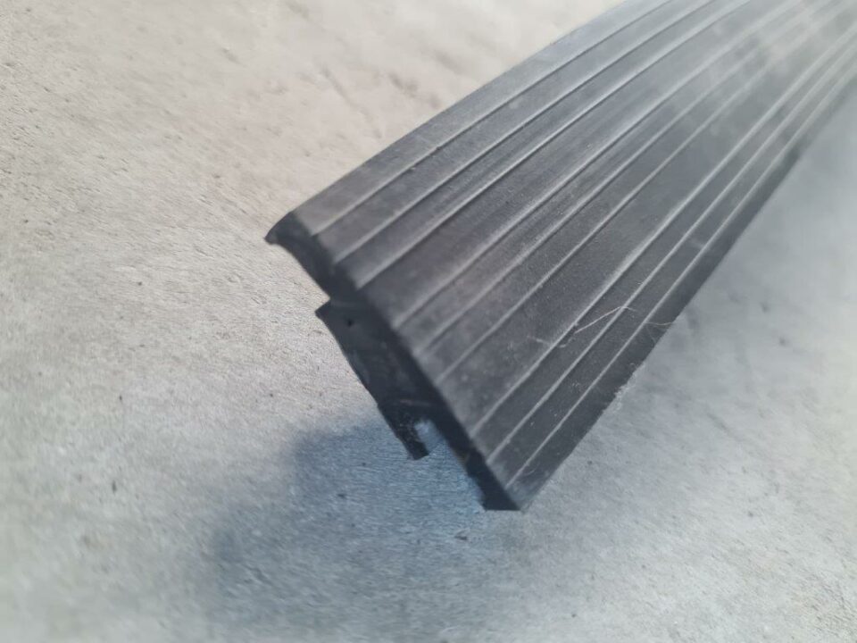 glass rubber extrusion 2